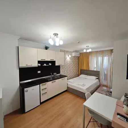 луксозно студио сладък дом в Alloggio in famiglia